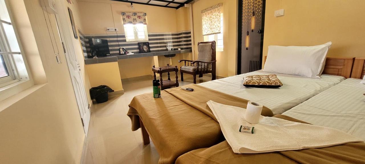 Frangipani Homestay - B&B