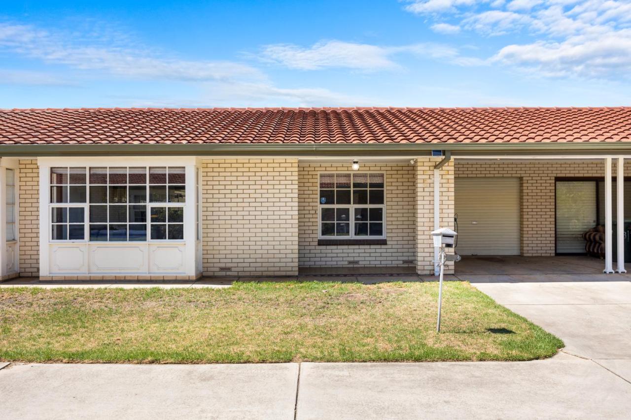 Tranquil Suite - 2BR, Parking, Wifi - Chambres d’hôtes Thebarton