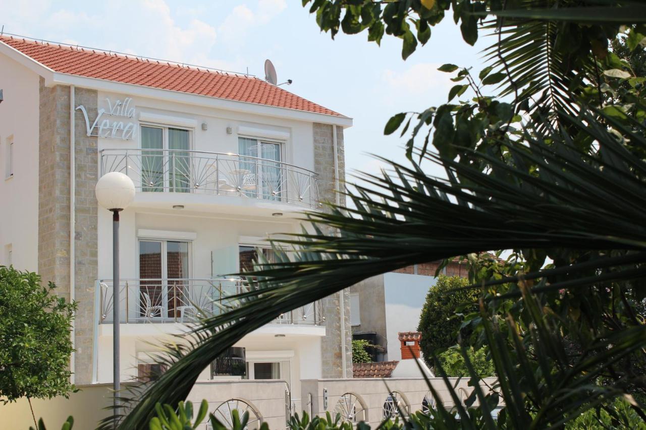 Apartments Villa Vera - Bed and Breakfast Tivat