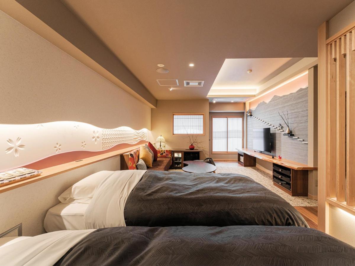 Twin Room with Private Bathroom