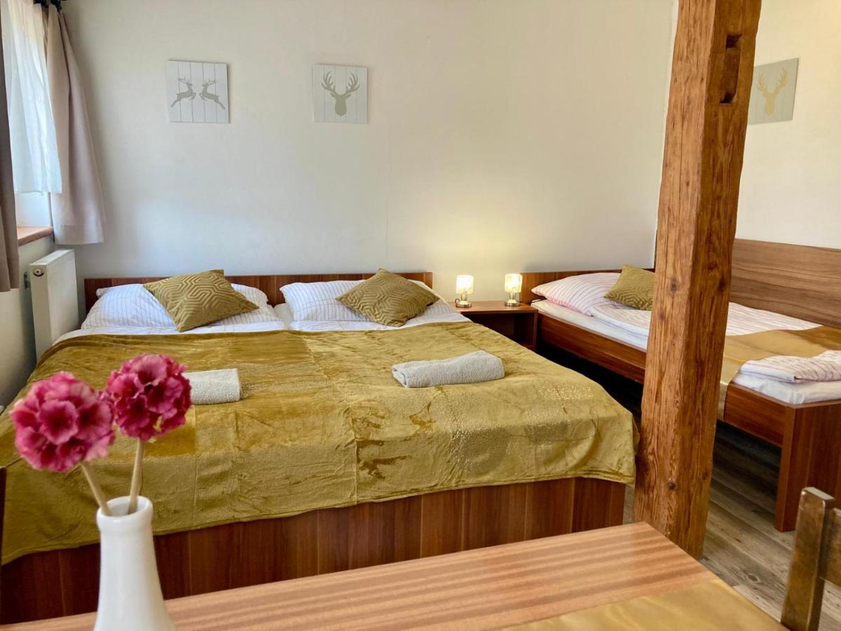 Dreibettzimmer mit eigenem Bad