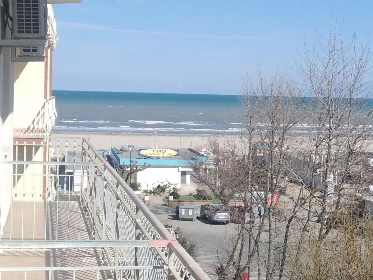 Appartamenti FRONTESPIAGGIA CERVIA - B&B