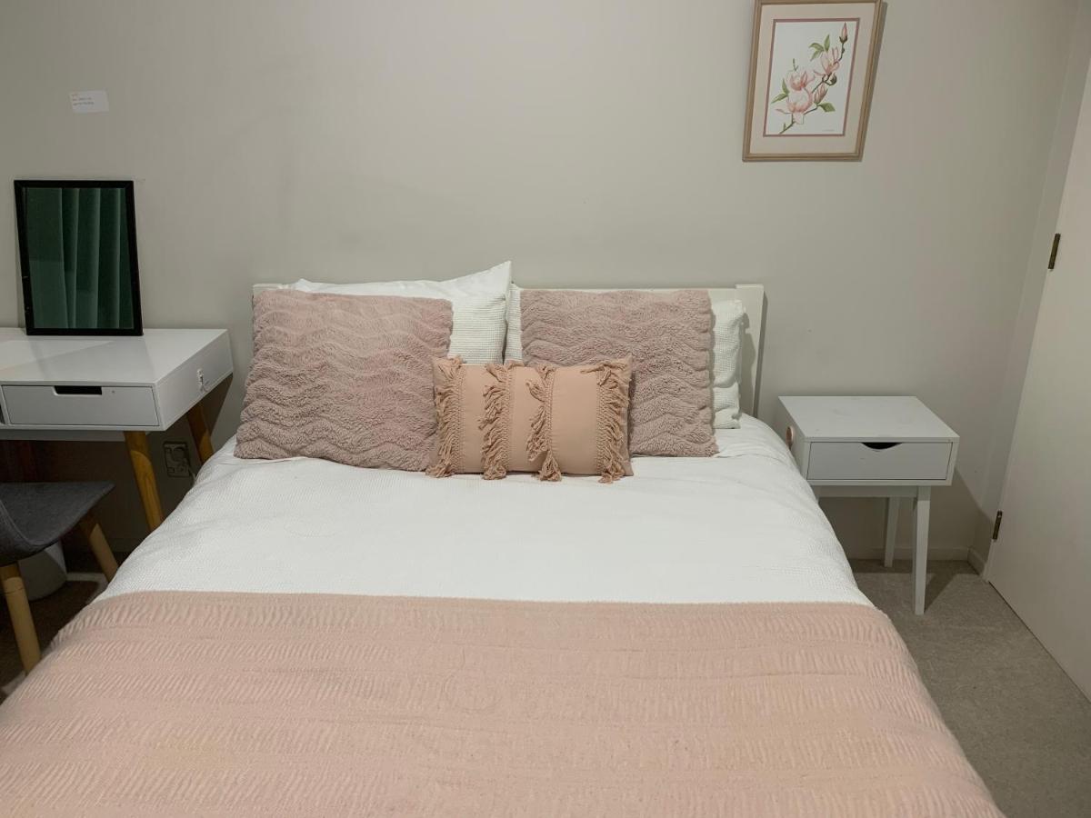 Warm double Room - B&B Auckland
