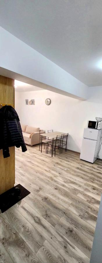 Brand New Apartment - B&B