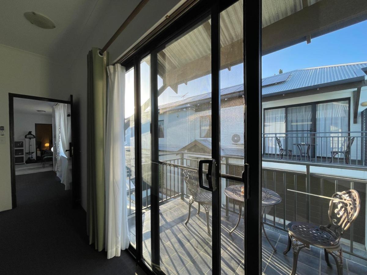Equitice Spring Moonlight Villa - B&B