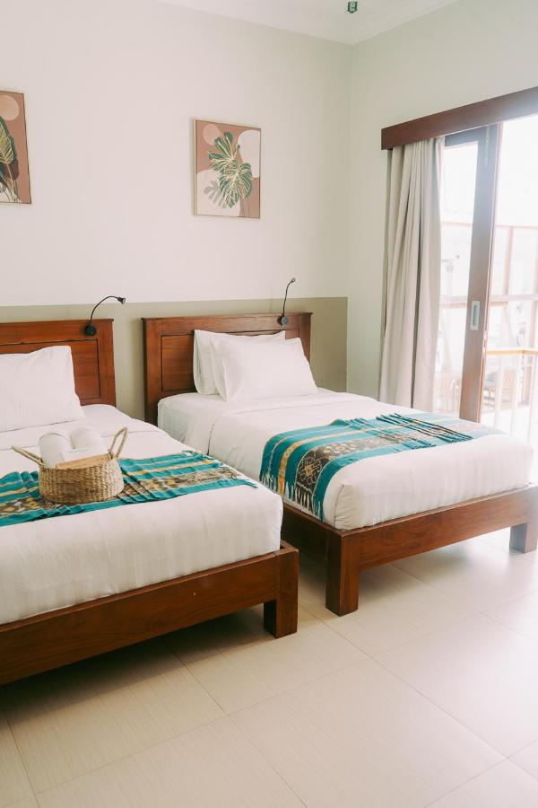 Standard Twin Room with Sea View