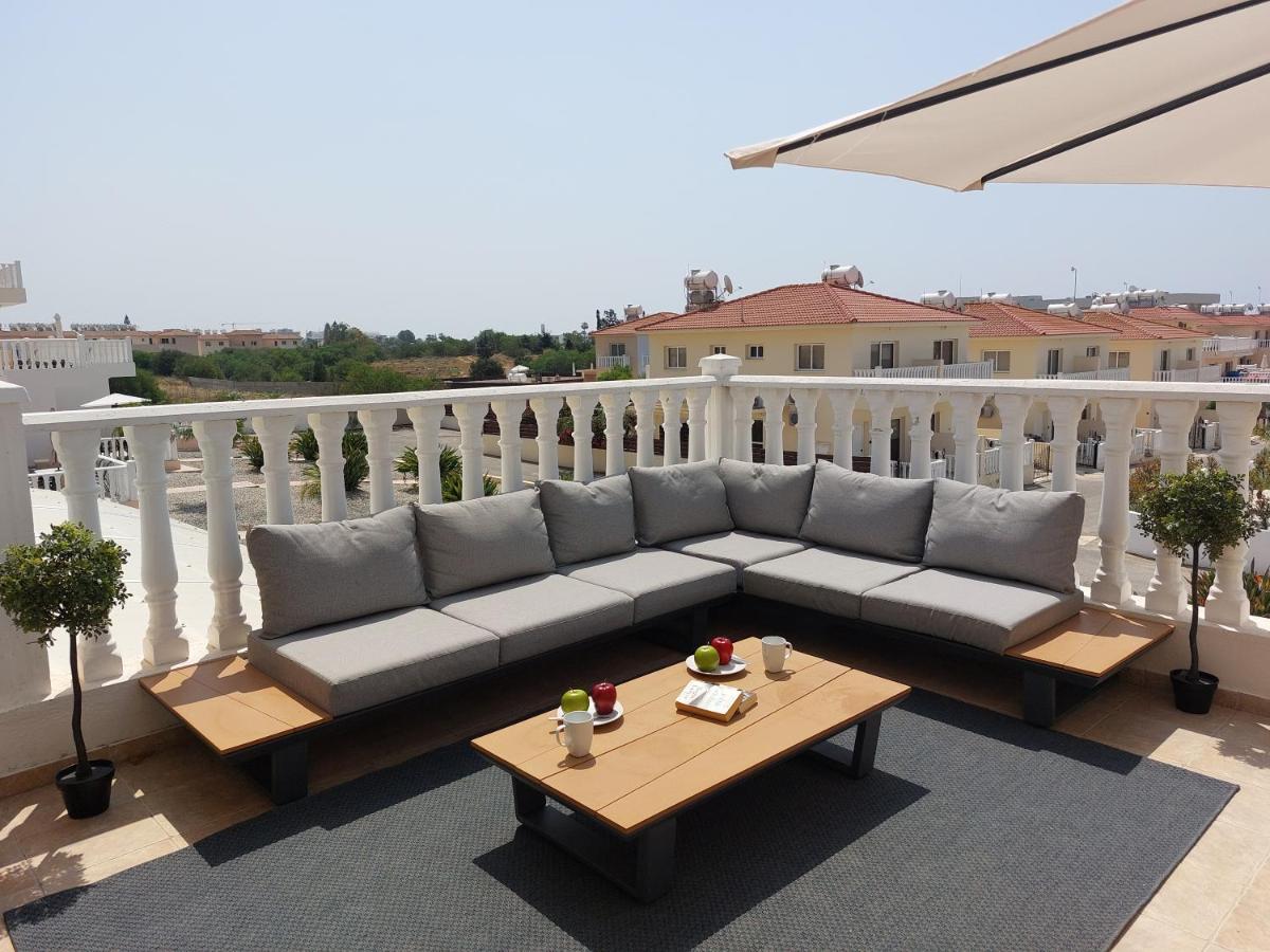 Two-Bedroom Apartment with Terrace and Sea View
