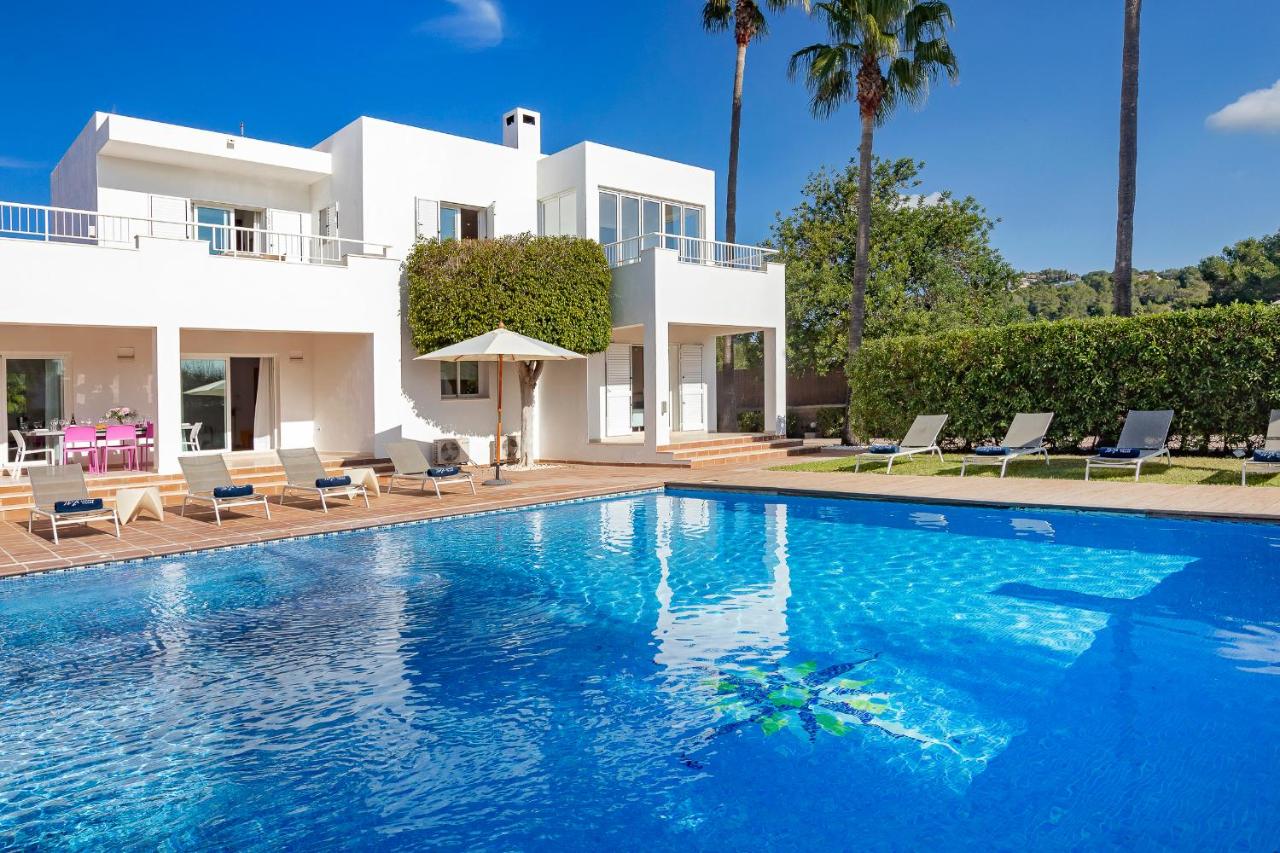 Villa near Ibiza Town sleeps 8 - Chambres d'hôtes Can Furnet