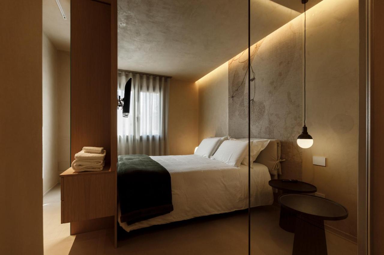 Doppelzimmer mit Whirlpool-Badewanne