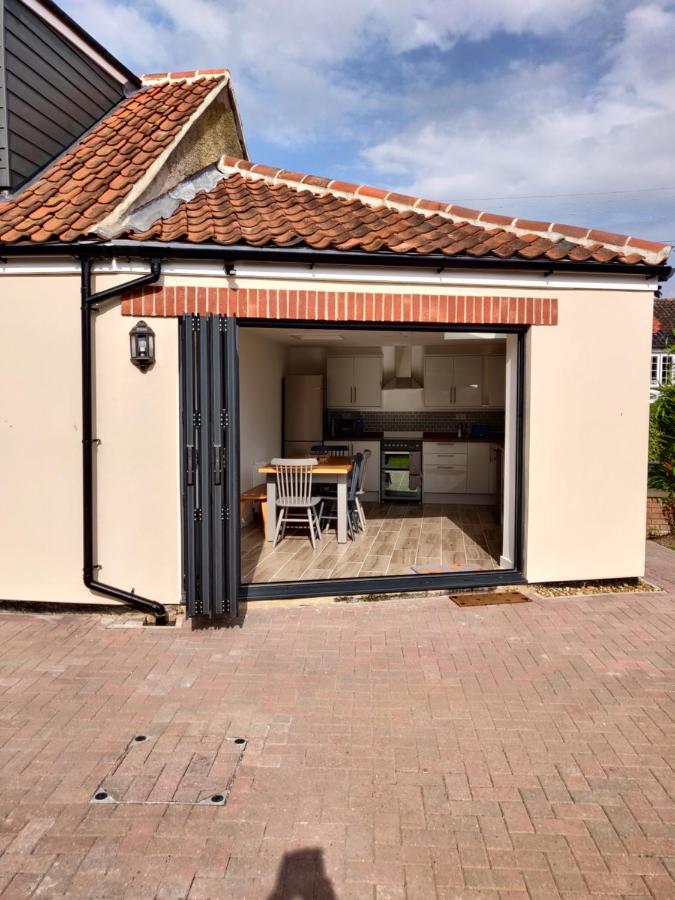 3 bed countryside cottage with use of private pool - B&B
