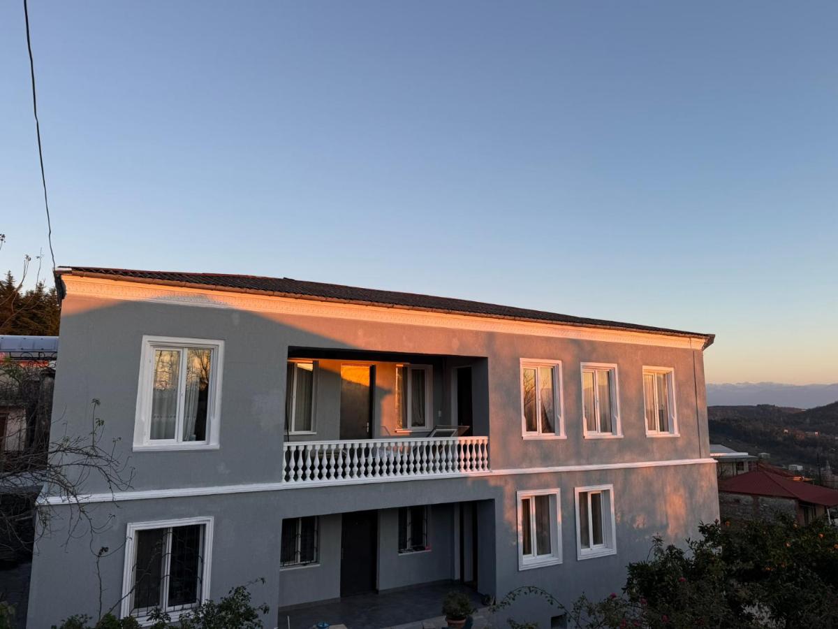 Guest House T&N - Bed and Breakfast