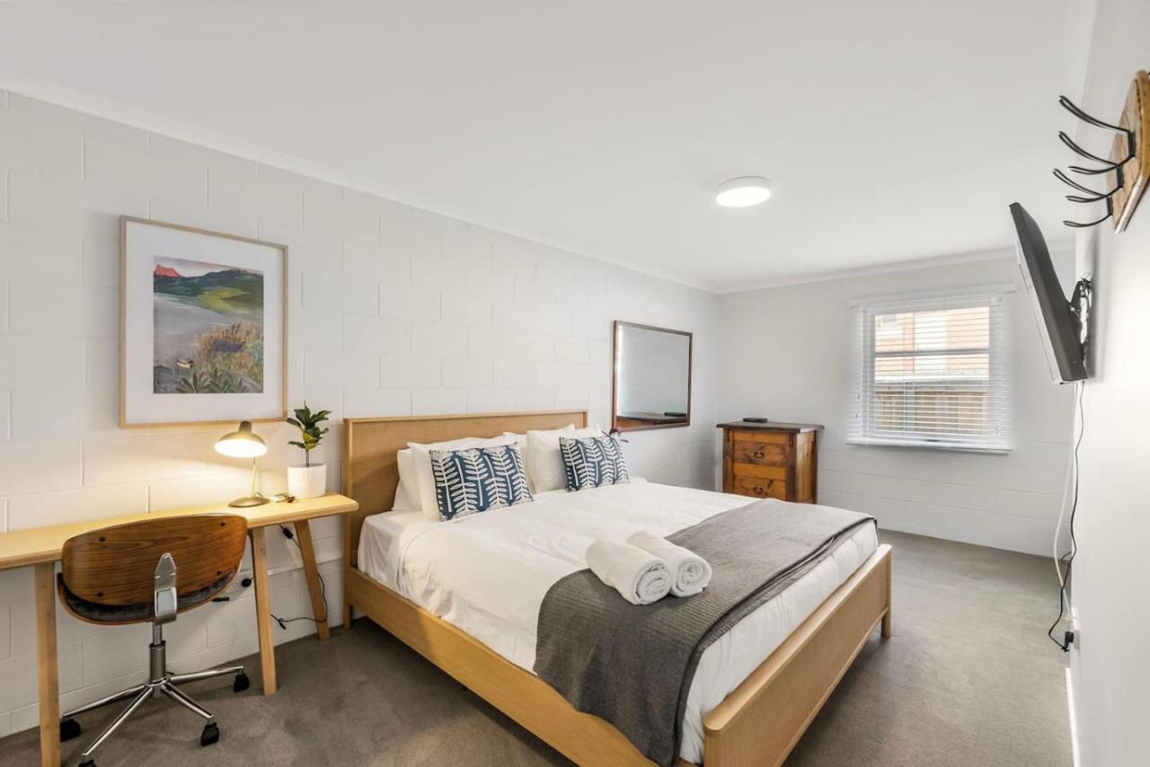 Modern and Central with Parking - Ferienwohnung West Hobart