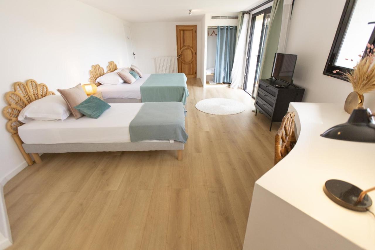 Deluxe Triple Room with Sea View