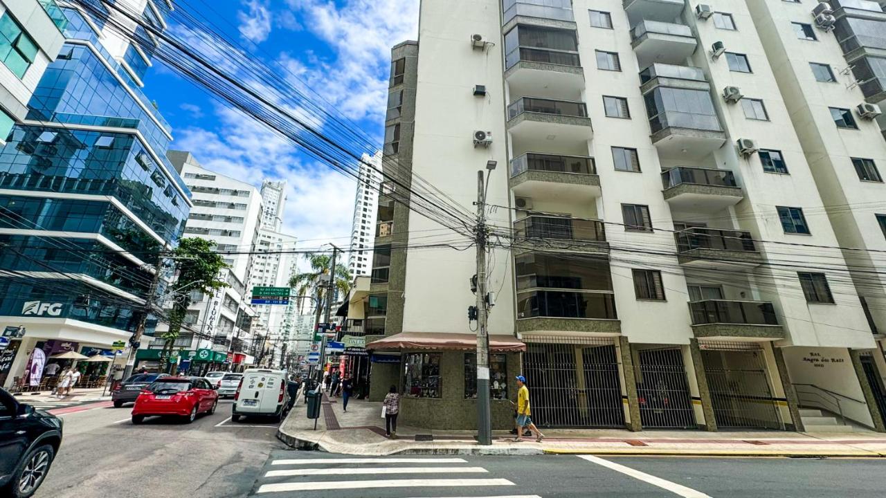 200 metros da Praia Central na Avenida Brasil próximo à Roda Gigante e Shopping Atlântico - Chambres d'hôtes Balneário Camboriú