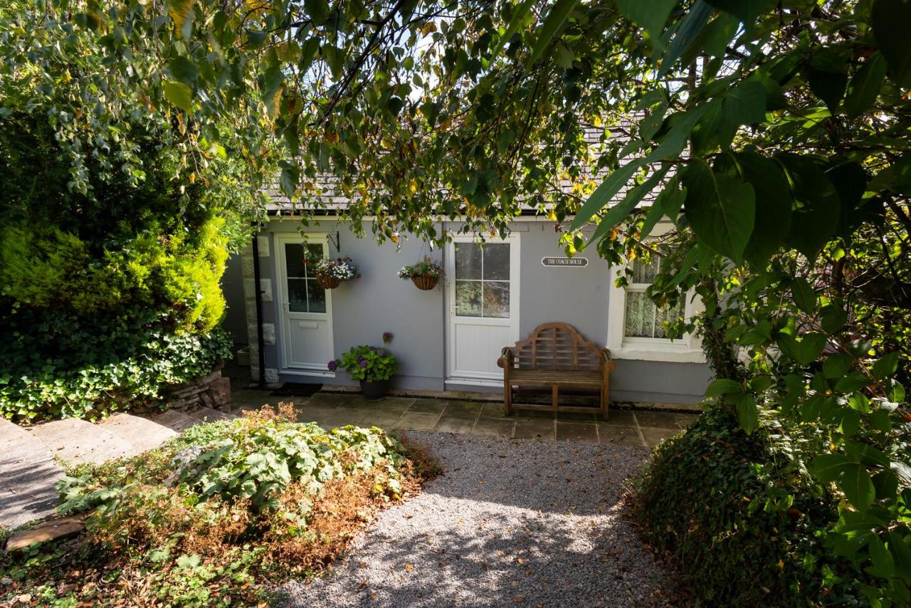 Scenery Hill Hideaways The Coach House Charming Retreat with Jacuzzi and BBQ Hut Near the Lake District - Chambres d’hôtes