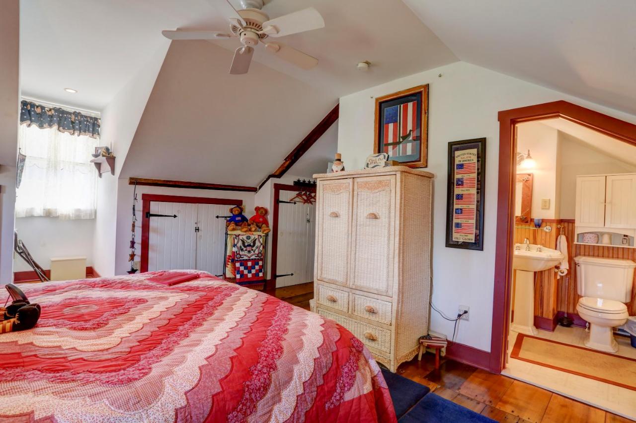 Double Room with Private Bathroom
