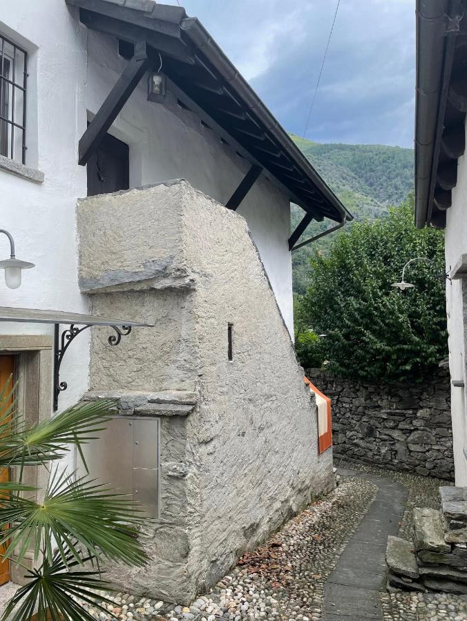Rustico Amorini by Fewotessin - B&B Cavigliano
