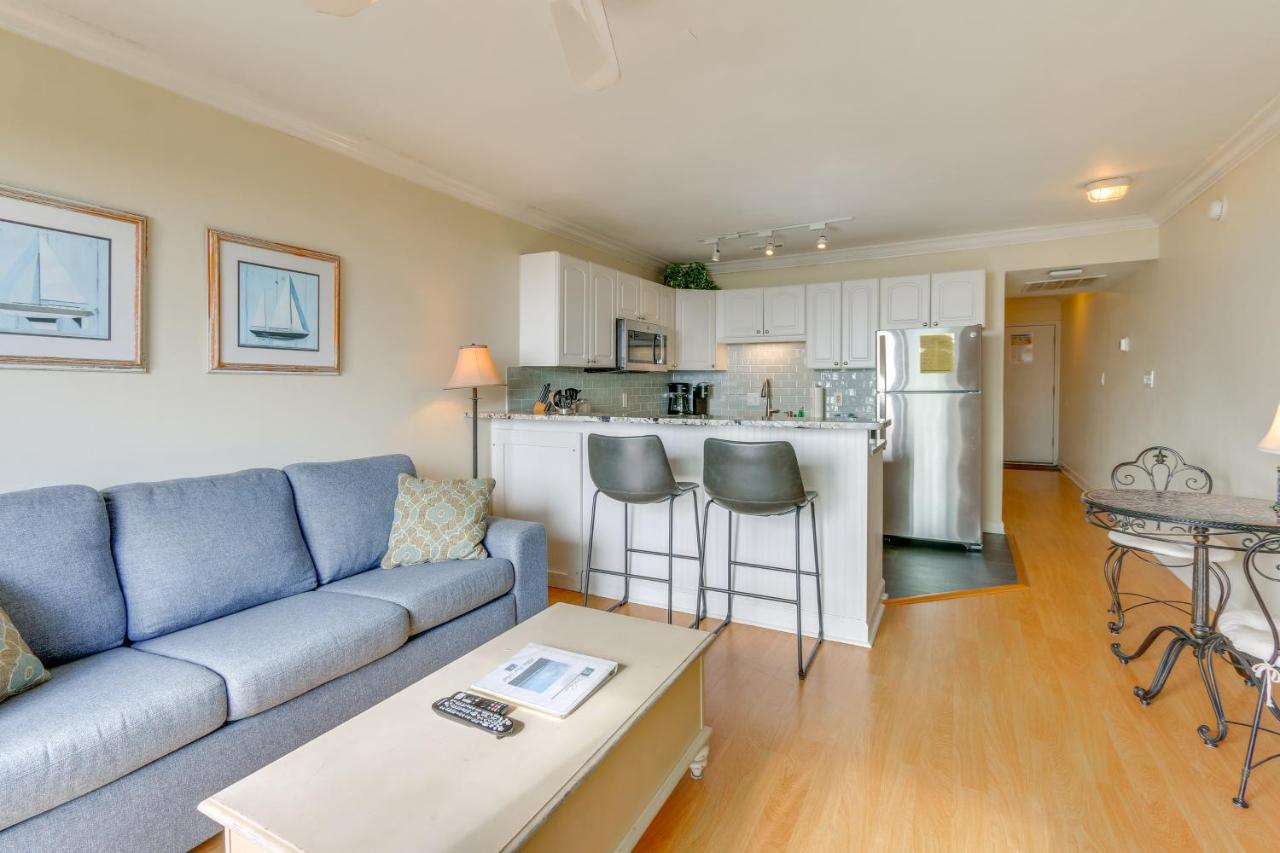 Ocean Views and Pool Access Hilton Head Getaway - B&B