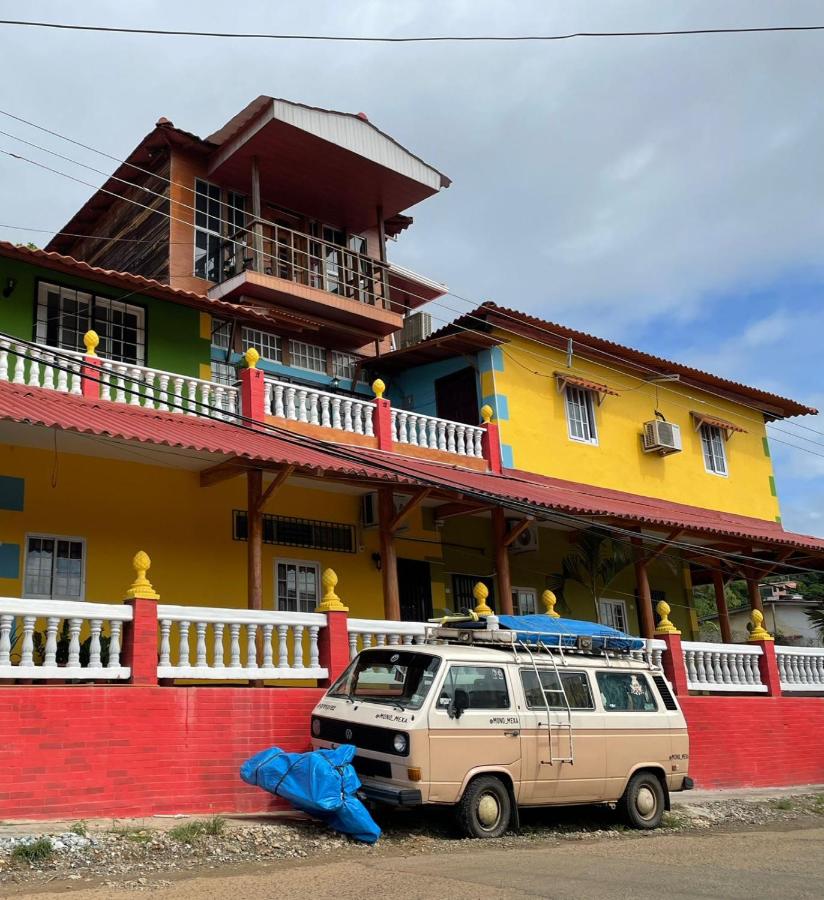 Habitación full equipada a solo 10 minutos del aropuerto Panamá pasifico a 5 minutos de playa 20 minutos de la ciudad y centros comerciales y turísticos ofrecemos transporte - Ferienwohnung