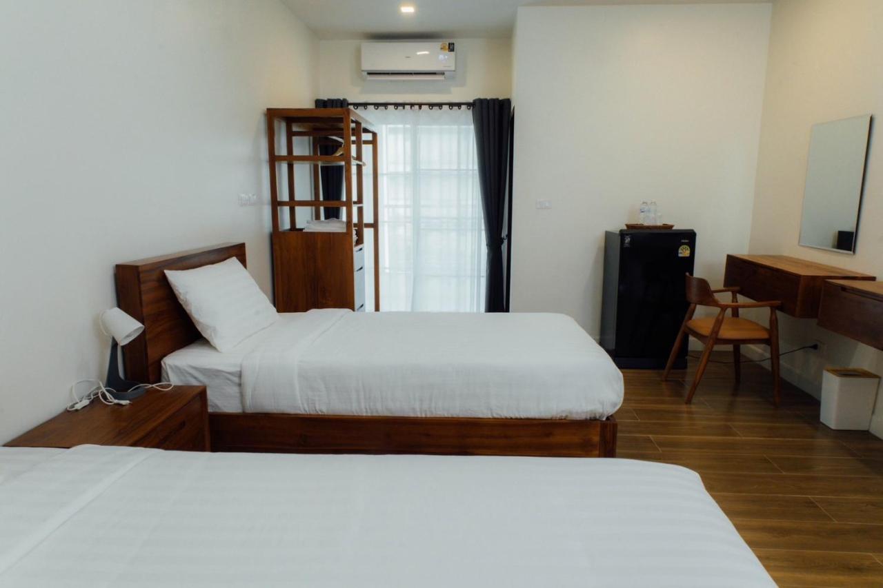 Zweibettzimmer mit Balkon