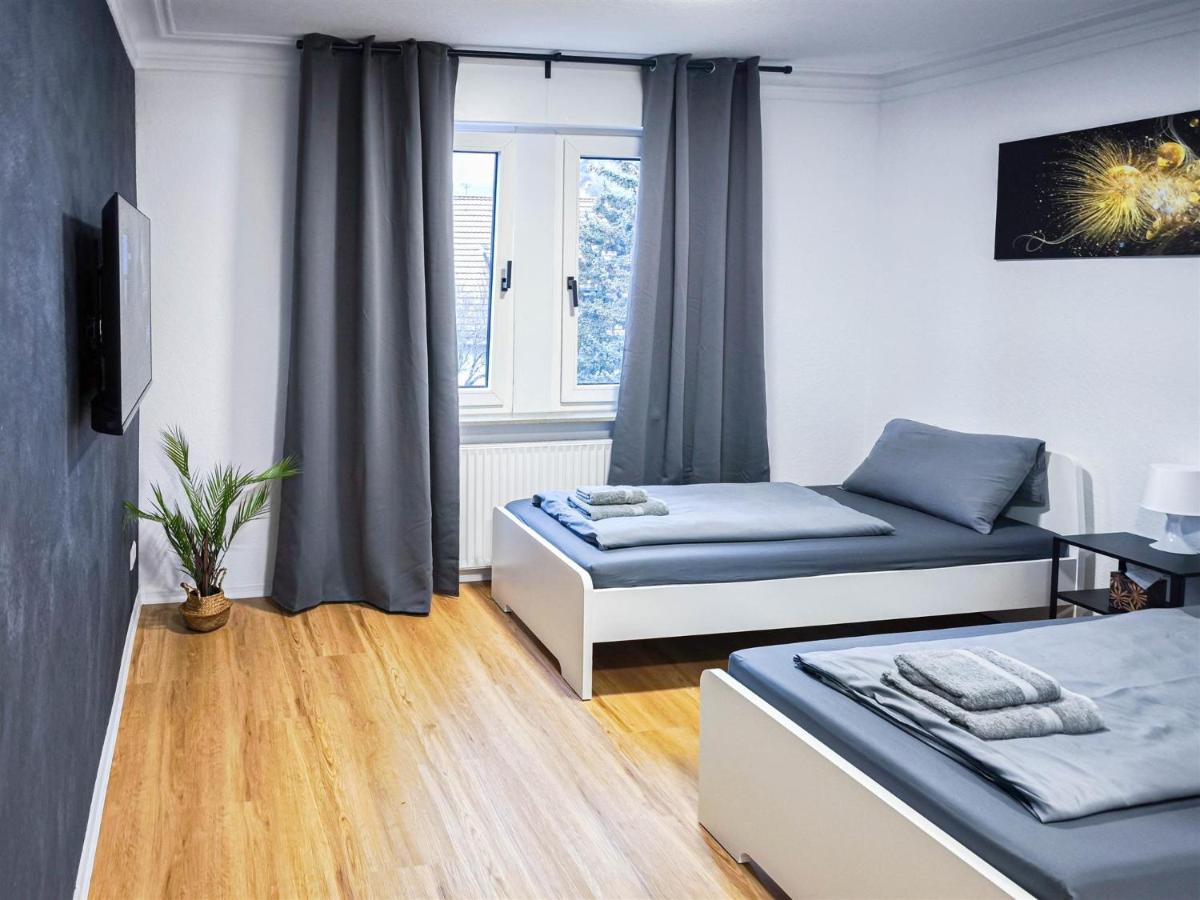 ALFA Stuttgart Apartment 4 Zimmer 4BR TV WIFI WM nahe Wasen & Daimler l 7Beds I 8 people I Kitchen l Bathroom - Ferienwohnung