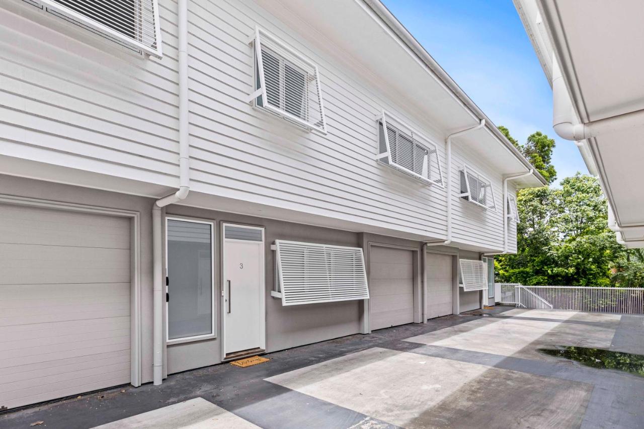 Stylish 3BR Townhouse CampHill - WiFi, Parking - B&B Brisbane
