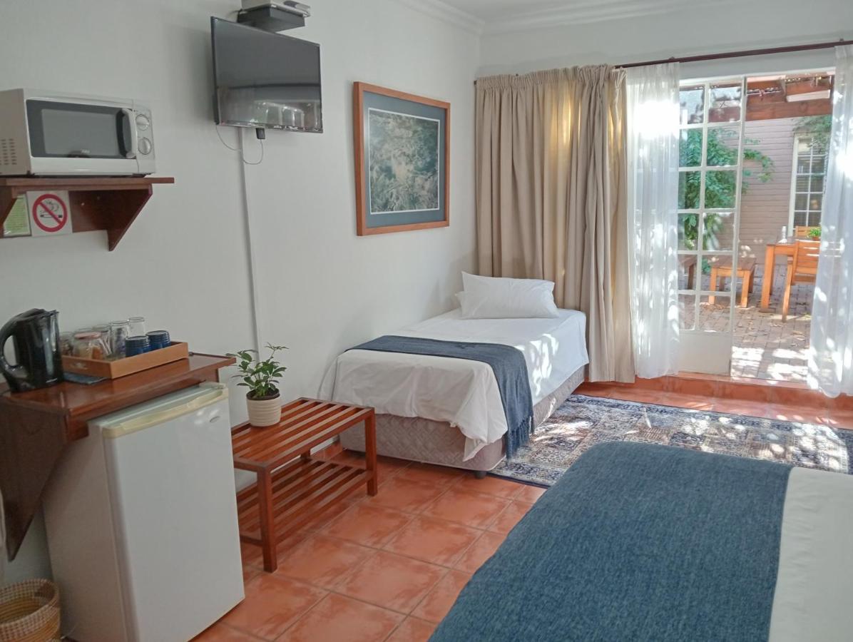 Economy Triple Room