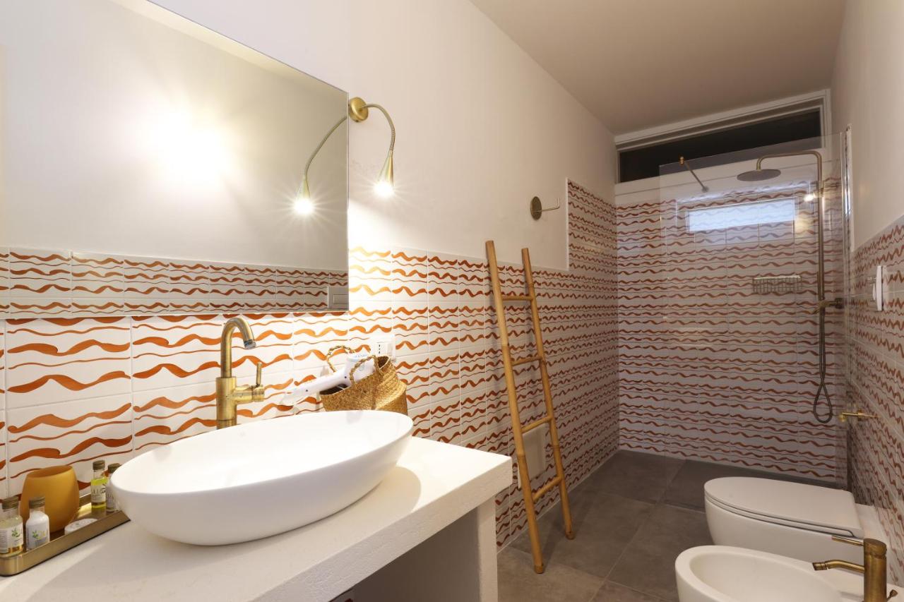 Deluxe Room (2 Adults + 1 Child)