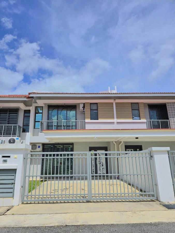 SD Home in Rawang - Bed and Breakfast