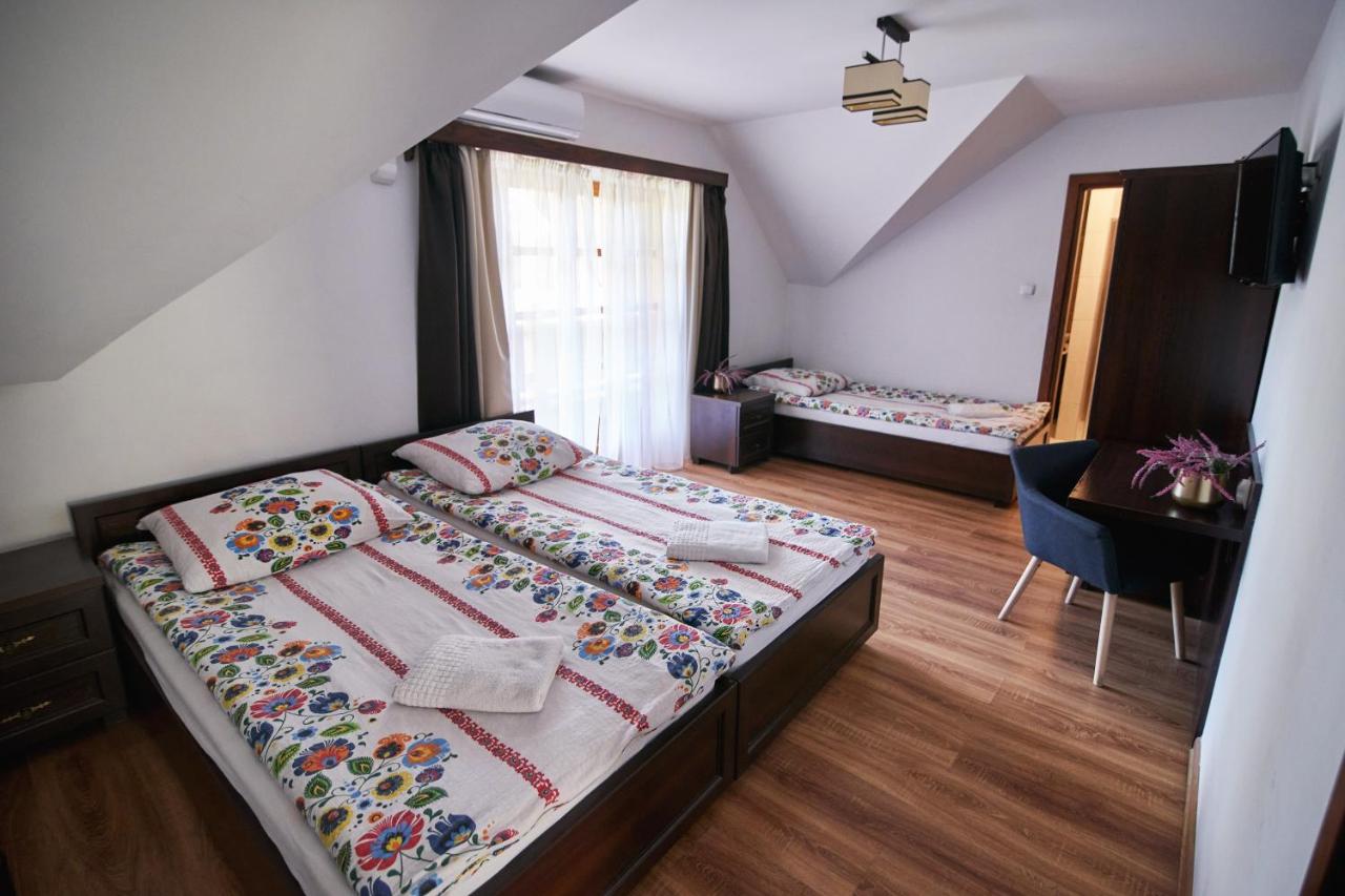 Triple Room with King Bed