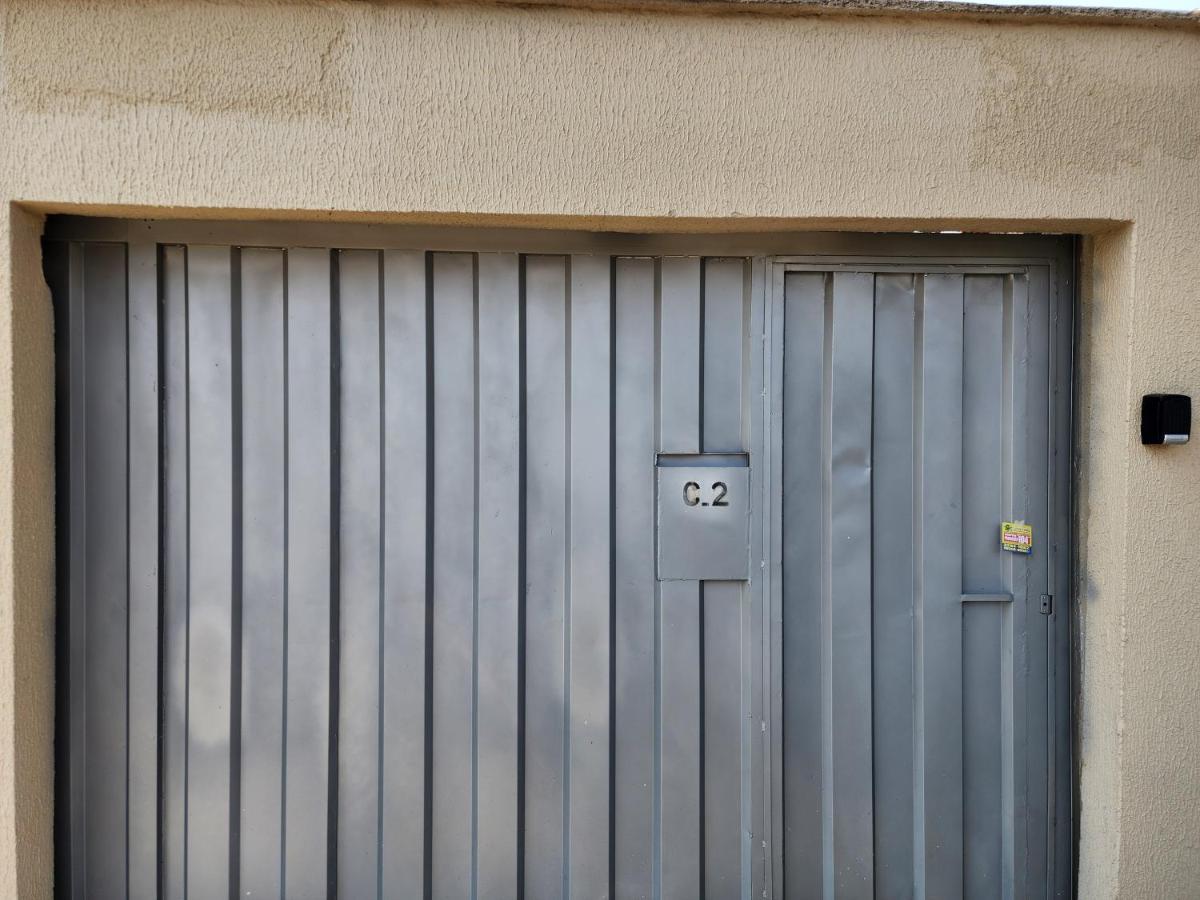 Suíte Privativa Climatizada Mobiliada com Garagem e Wi-Fi 2 - Ferienwohnung