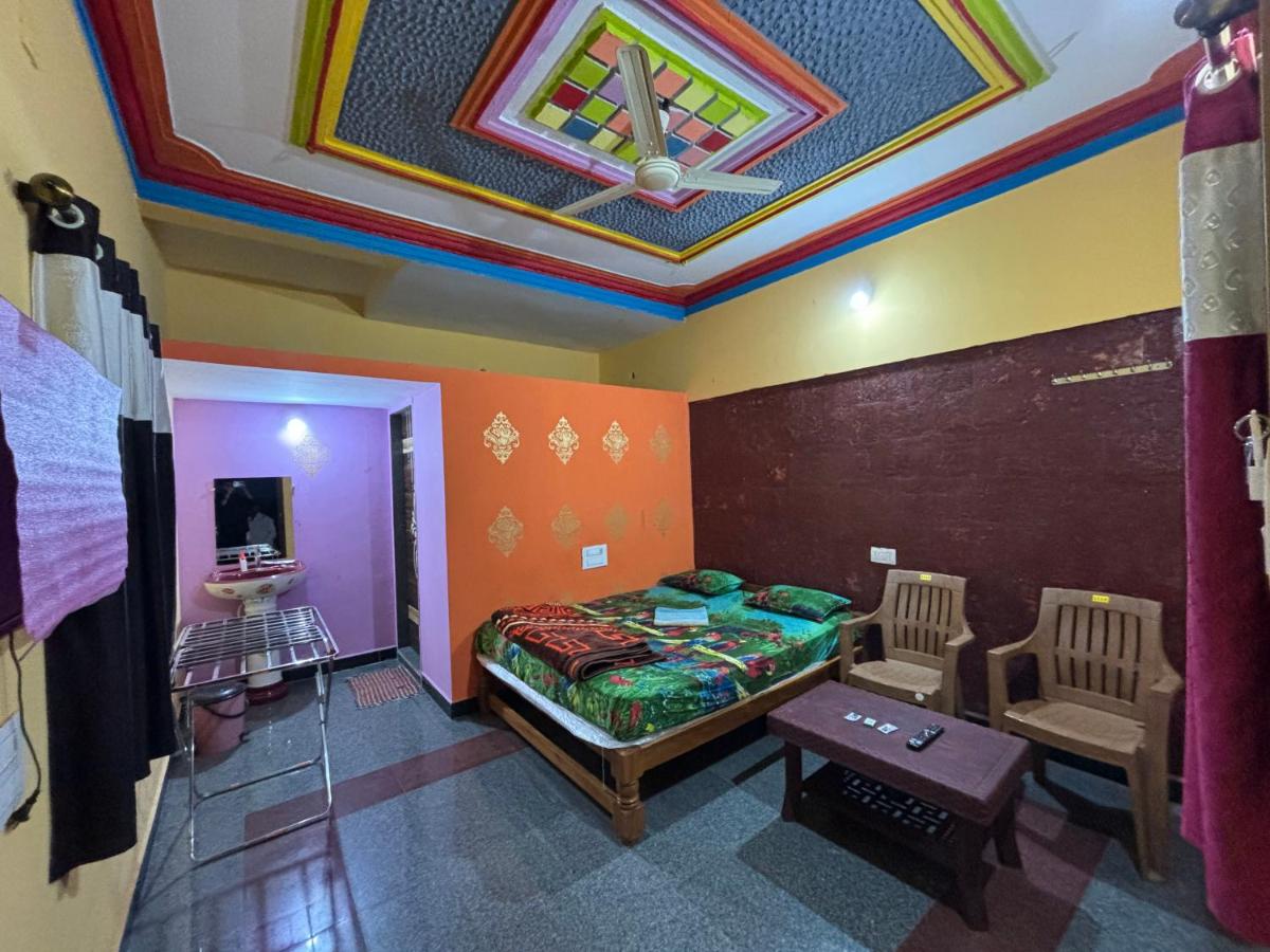 Deluxe Double Room (2 Adults + 1 Child)