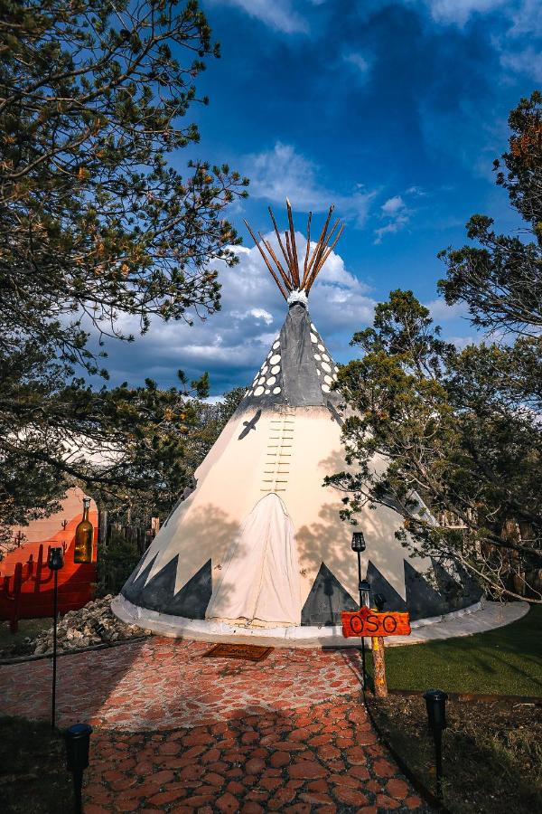 Oso Tipi at El Mistico Ranch - B&B