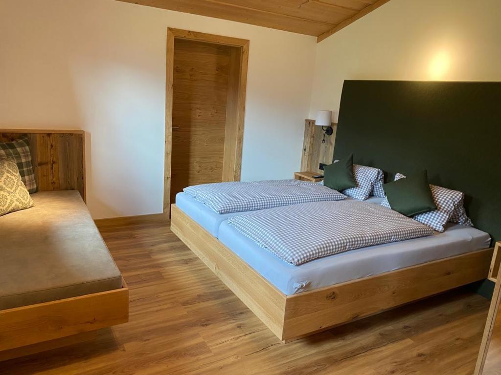 Apartment mit Balkon