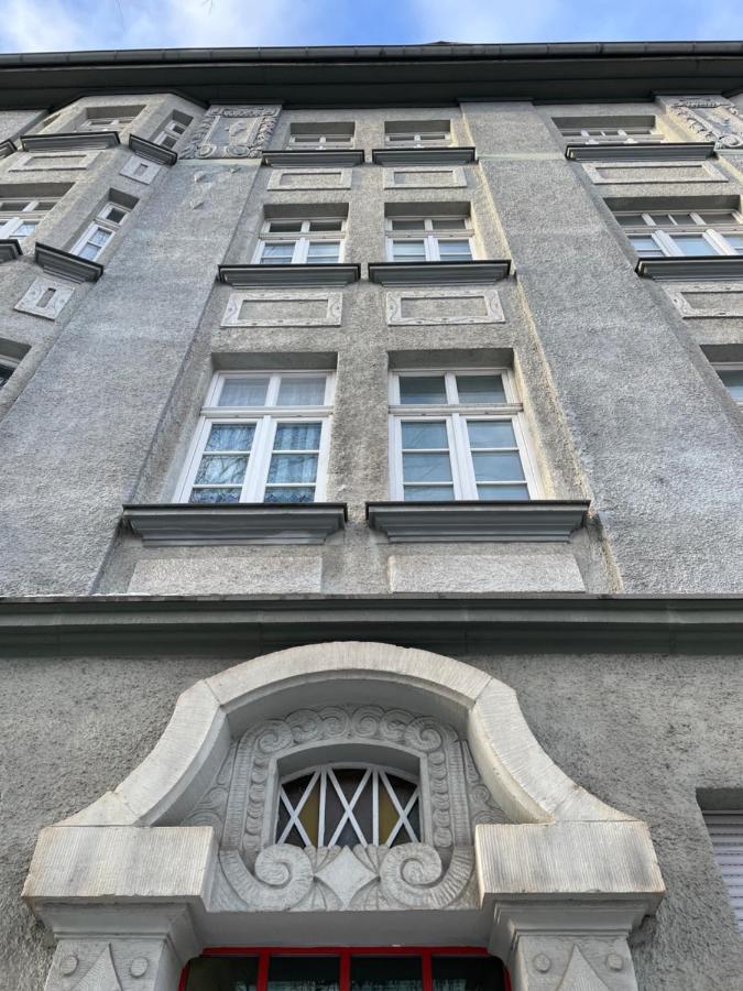 Apartment Leipziger Straße - 3 Schlafzimmer - 4 Betten - Balkon - gratis Stellplatz - SmartTV - Ferienwohnung Erfurt