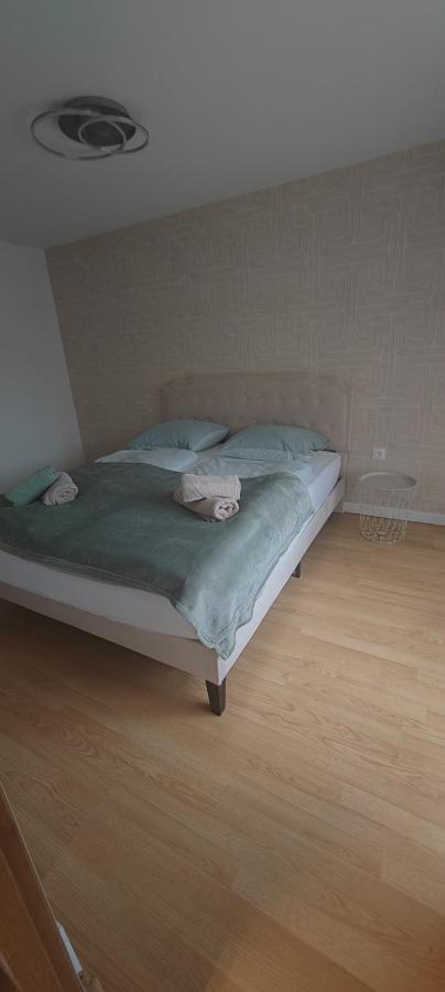 Bel Appartement moderne - B&B L'Hôpital