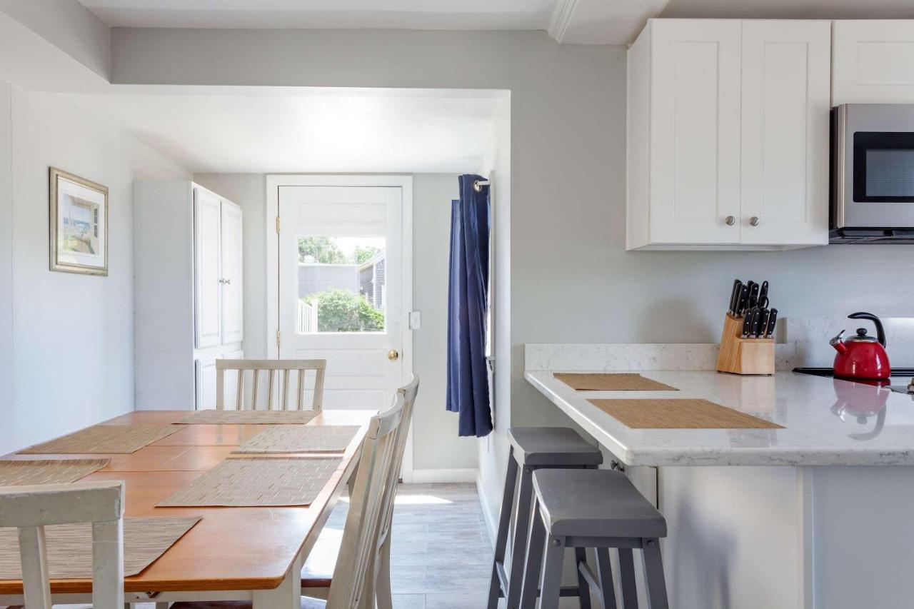 Sherman Cottage on the Beach - B&B New Shoreham