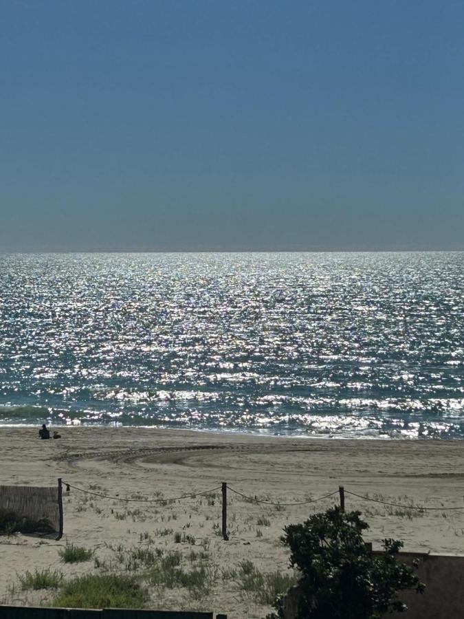 Beachfront, balcony, parking, private access Beach - B&B Torvaianica