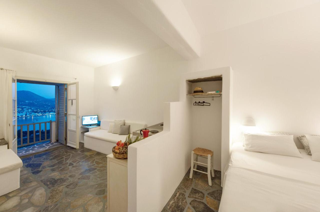 Studio (2 Adults)