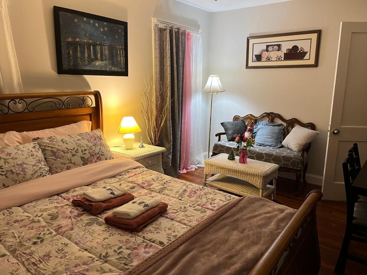 ArArAt-WATERTOWN MOTEL - B&B