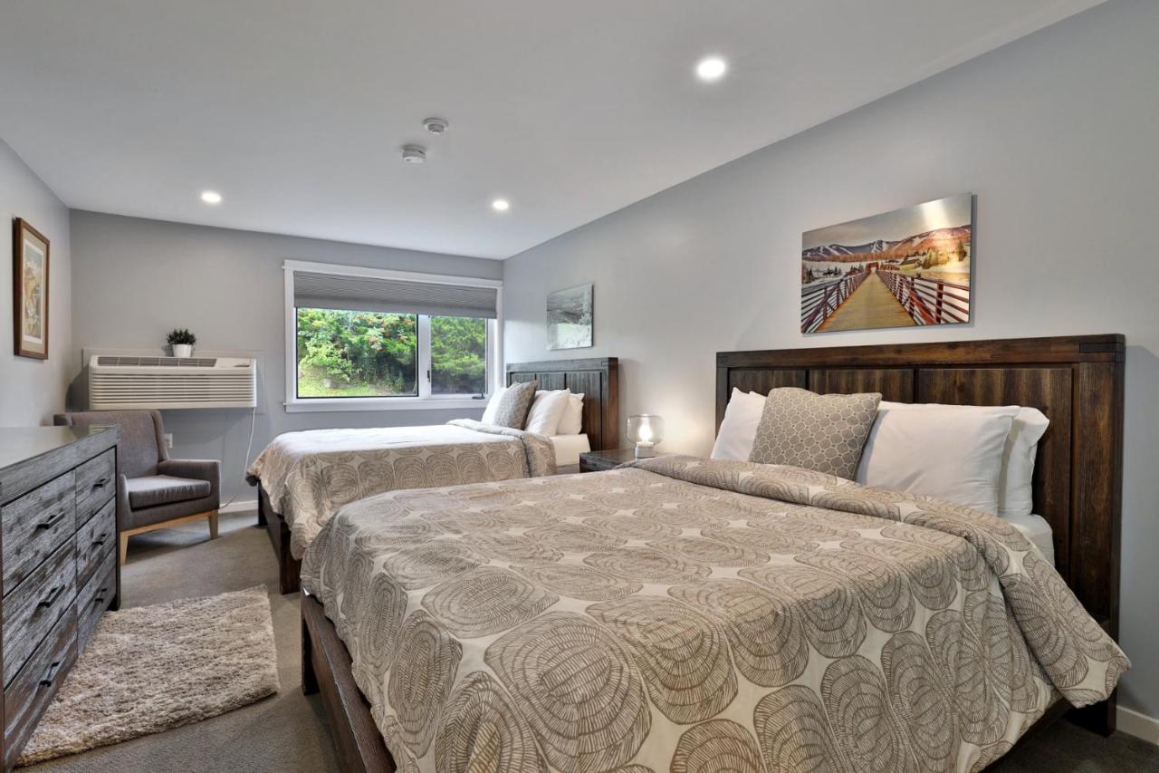 Ski Condo Close to the Resort, Shuttle Bus Route, Summer Pool, 2 Queen Beds - B&B