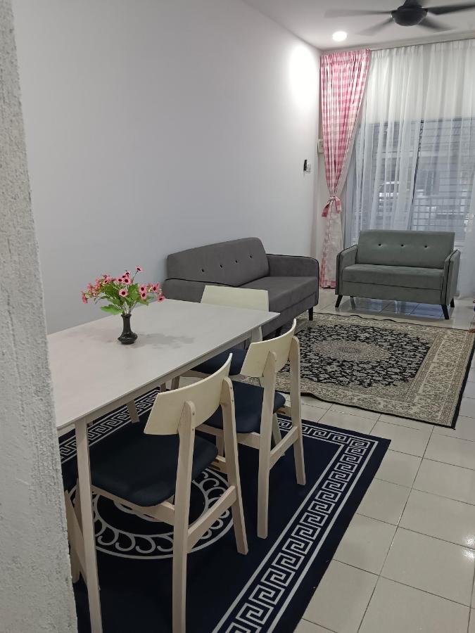 Selesa santai Homestay - B&B