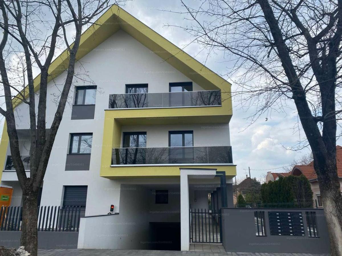 Gold Residence Apartman - B&B