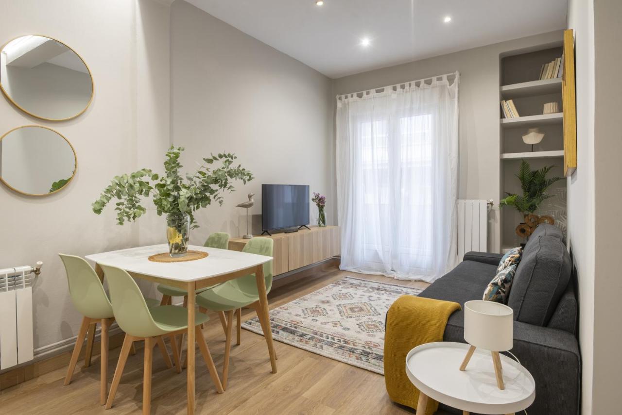 Three-Bedroom Apartment with Balcony
