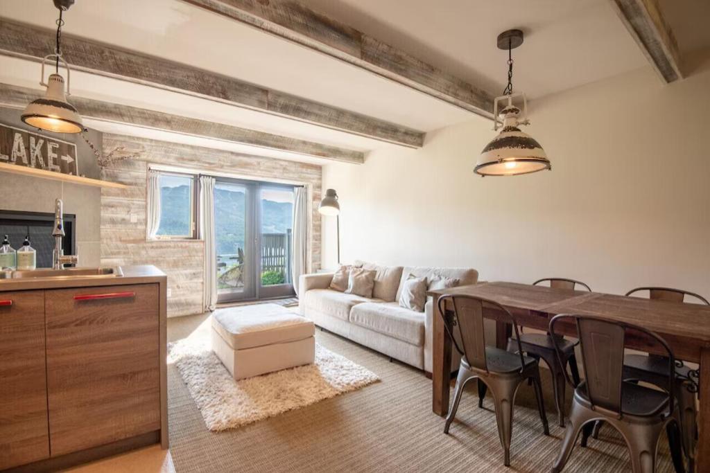 Renovated 1 bedroom with Views of Mont-Tremblant - Chambres d'hôtes Mont-Tremblant
