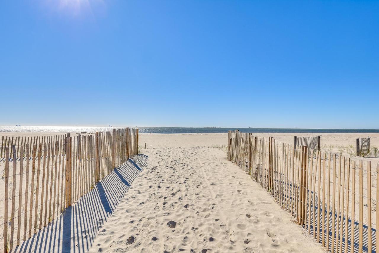 Updated Dauphin Island Condo with Pool and Gulf Views! - B&B