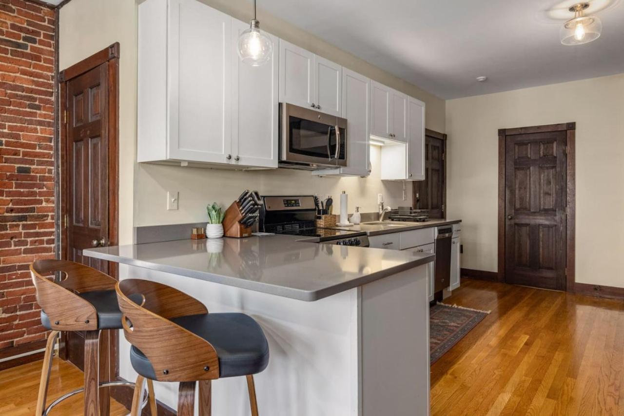 Newburyport Flat Downtown Living King Bed - B&B