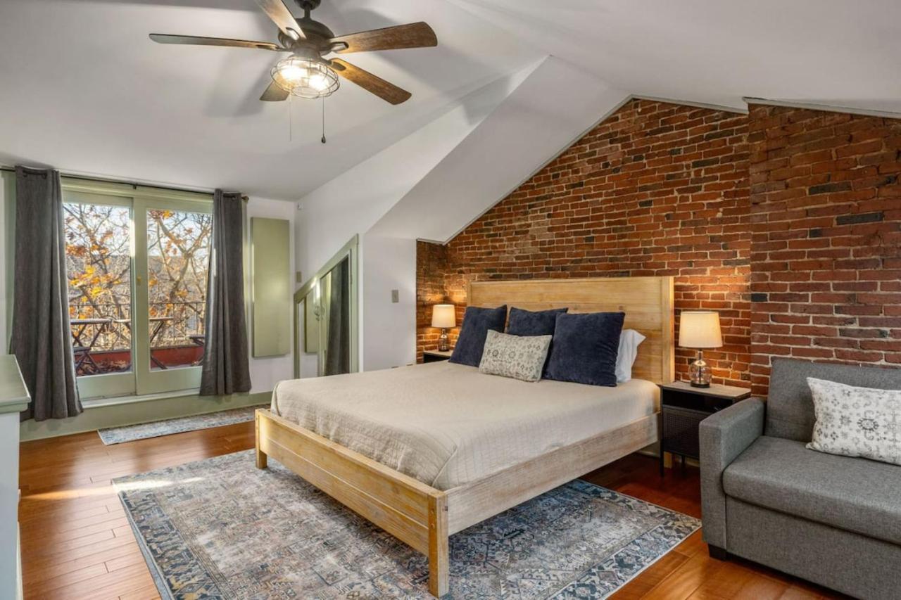 City Loft Group Getaway King Downtown Location - B&B