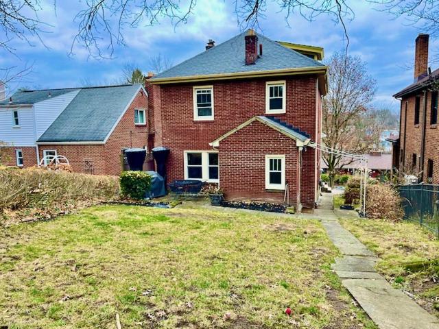 Spacious 3BR Home with Movie Theater - B&B Pittsburgh