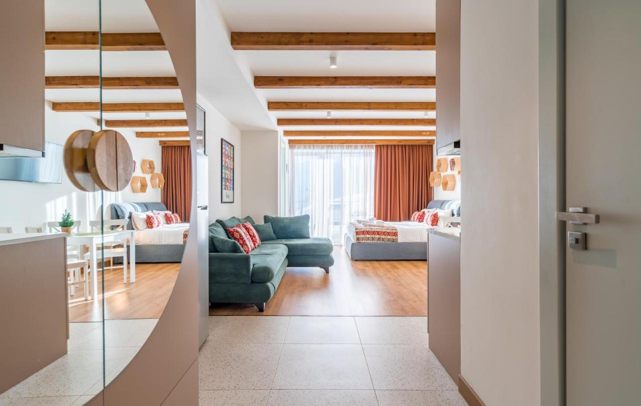 One-Bedroom Apartment with Balcony and Mountain View